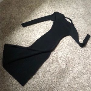 Sexy little Black Dress w. Left leg slit.